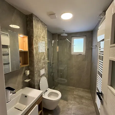 Apartment Crater H *